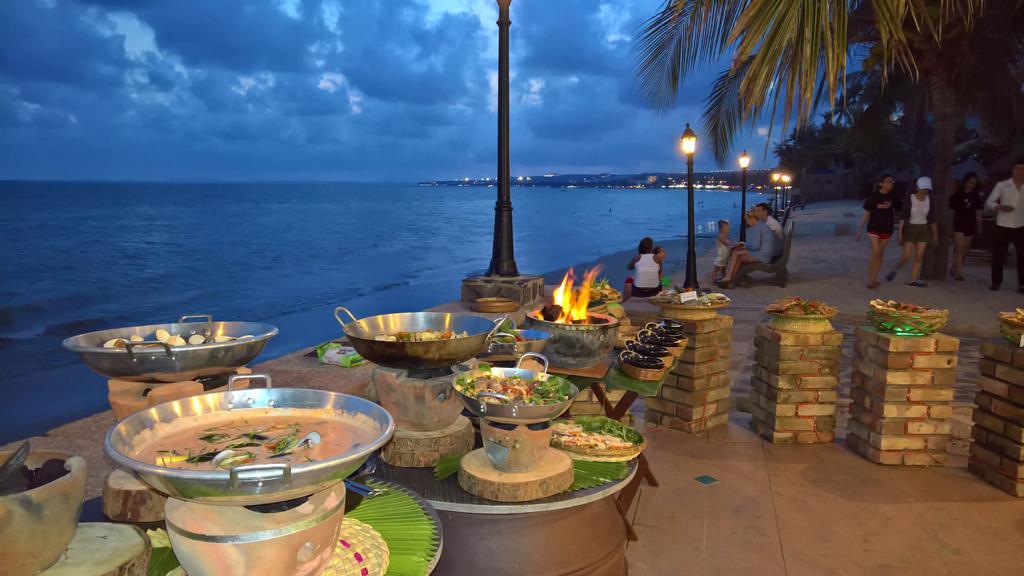 Dynasty Mui Ne Beach Resort ฟานเที้ยต ภายนอก รูปภาพ